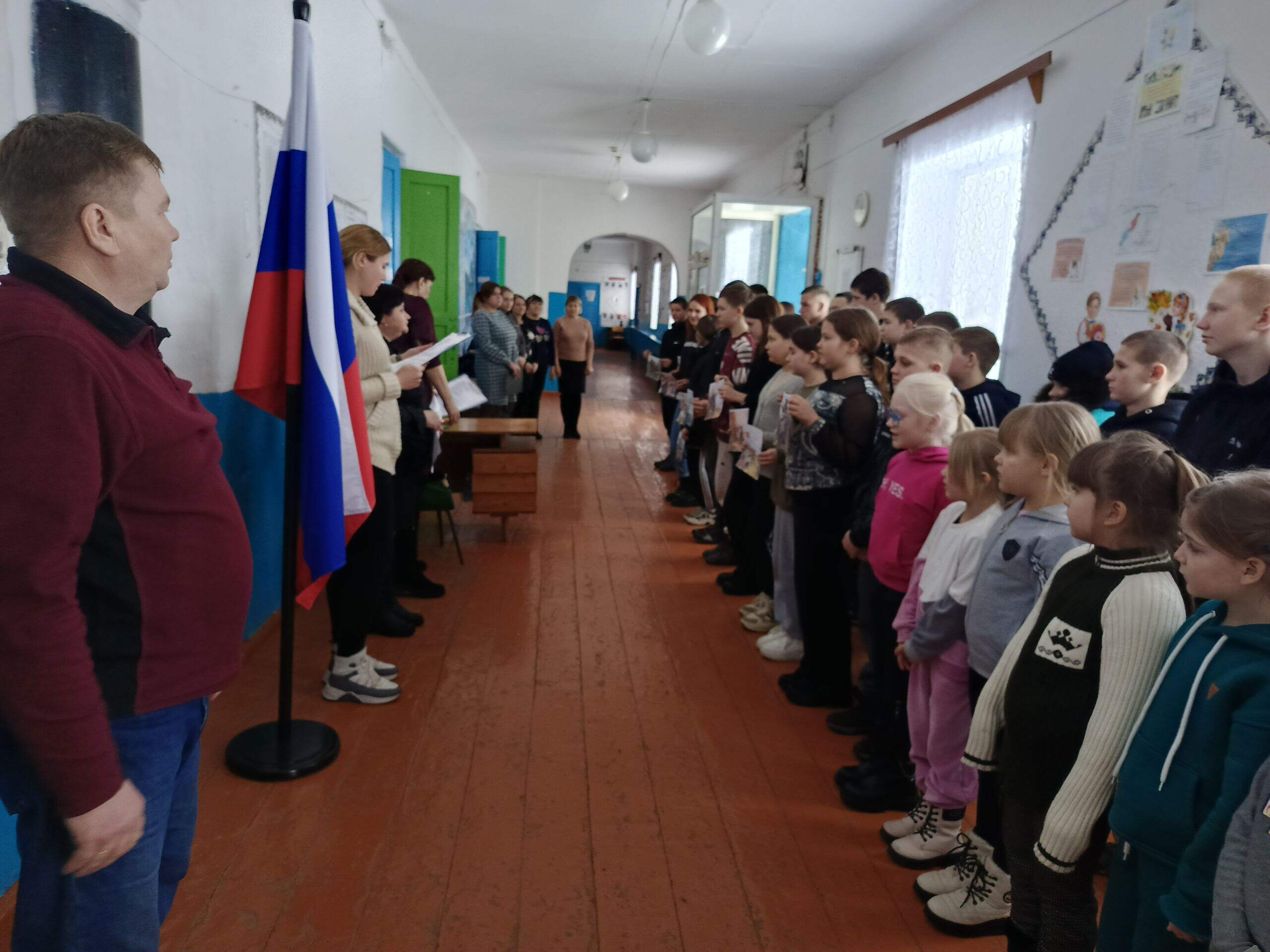 памятное мероприятие с возложением, посвященное открытию месячника оборонно-массовой , патриотической и спортивной работы.